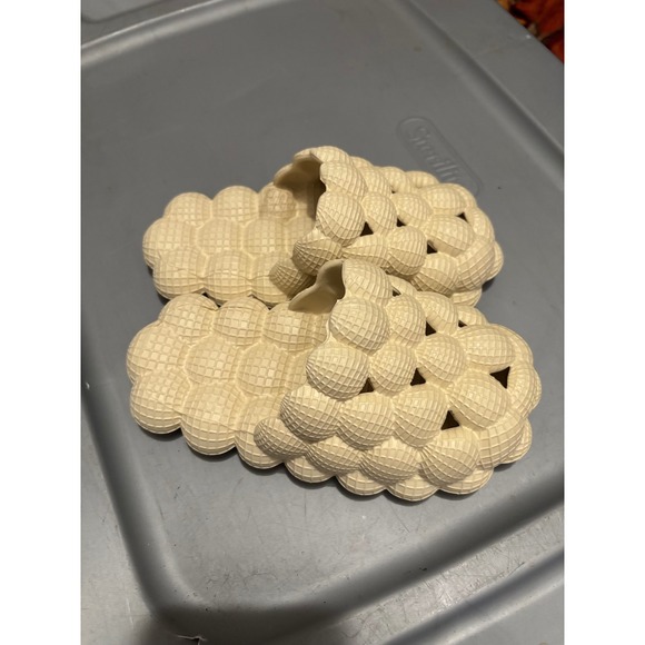 Kids 11.5 Bubble Slides Sandals Slip On Non Slip Massage Slippers Beige Toddler - Picture 1 of 5